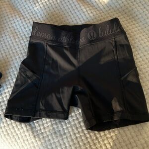 Lululemon Biker Shorts with Logo Waistband - 2